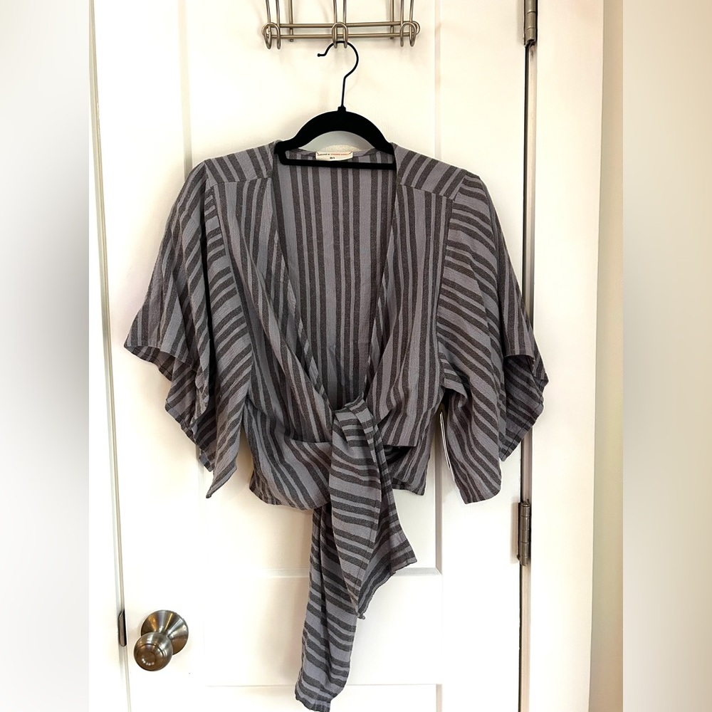 Elegant Gray Striped Women's Blouse